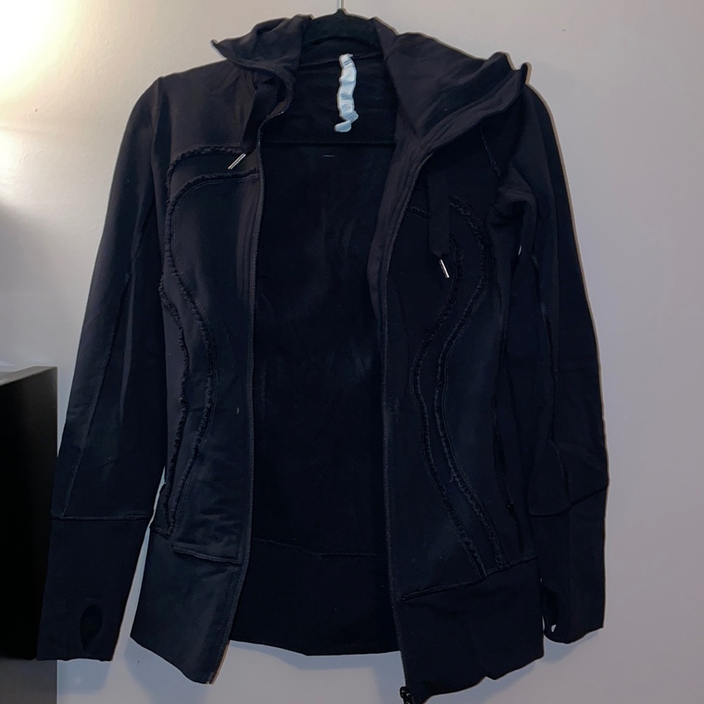 Lululemon define w/ hood